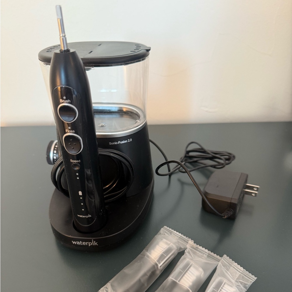 Black Sonic-Fusion 2.0 Flossing Toothbrush